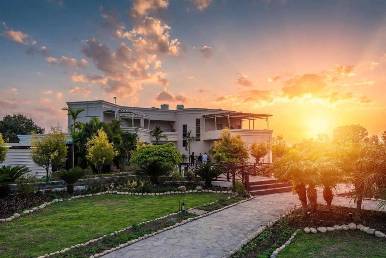 Shambhala Hotel Bhopal Exterior photo